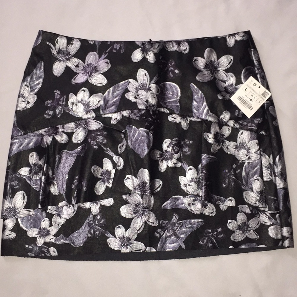 Zara Faux Leather Vegan Skirt with Ruffle Sz Large